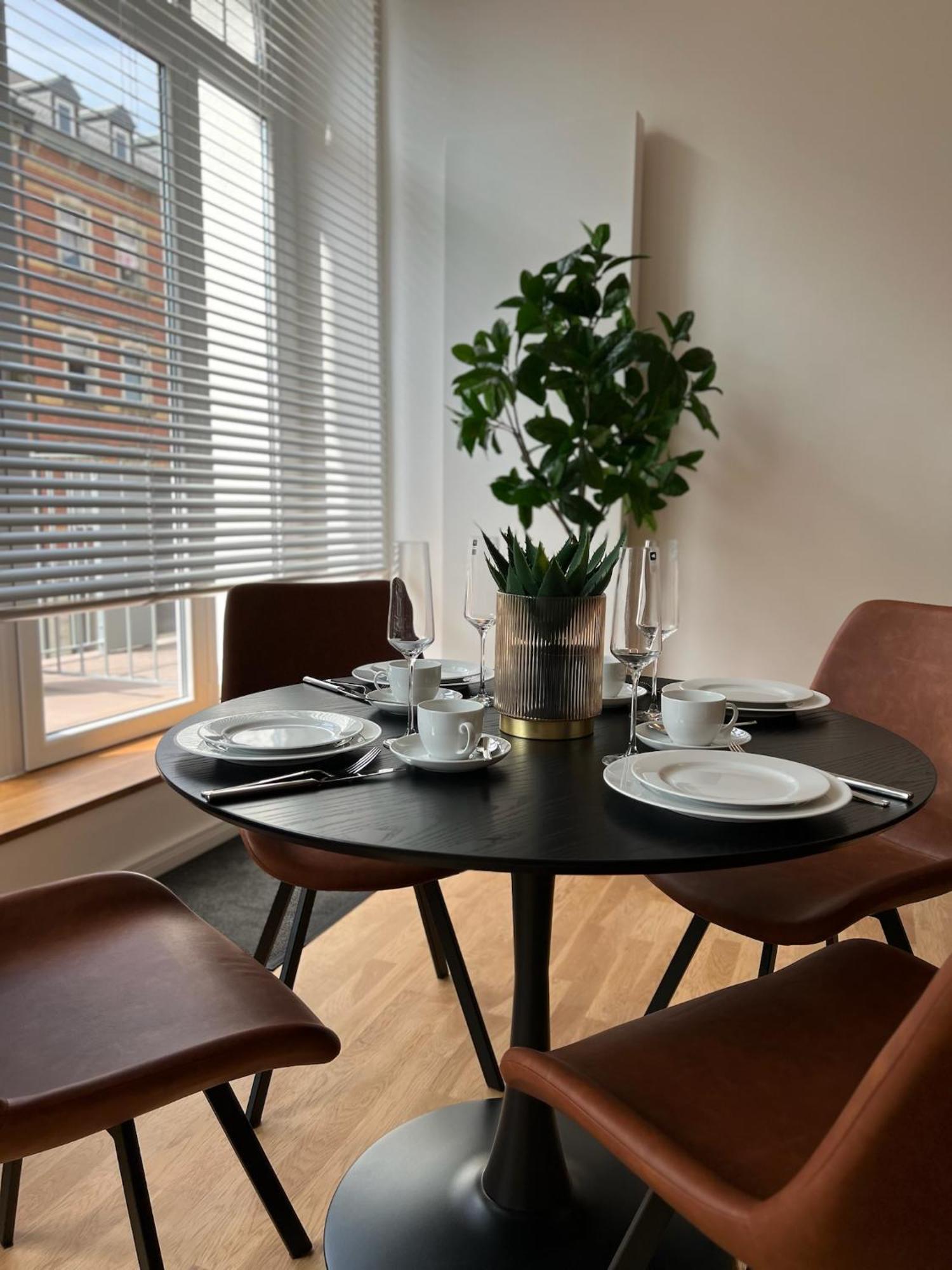 Neu! City-Loft-Apartment Im Goethe Palais I 5P I Lift I Parkplatz I Zentrum I Helios Aue  Exteriör bild